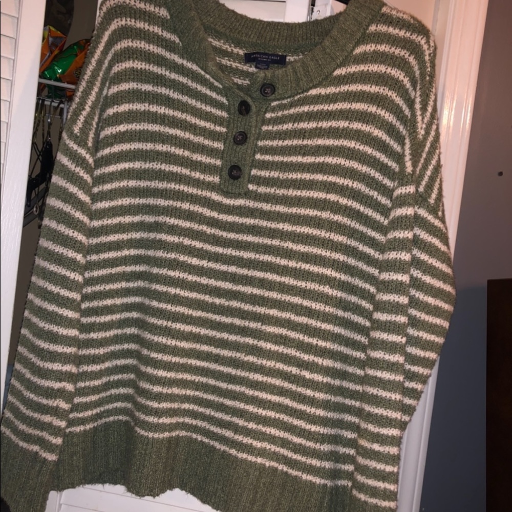American Eagle sweater